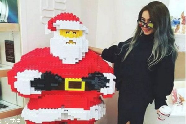 什么頭發(fā)顏色顯白 超顯白的頭發(fā)顏色 什么頭發(fā)顏色顯白 超顯白的頭發(fā)顏色