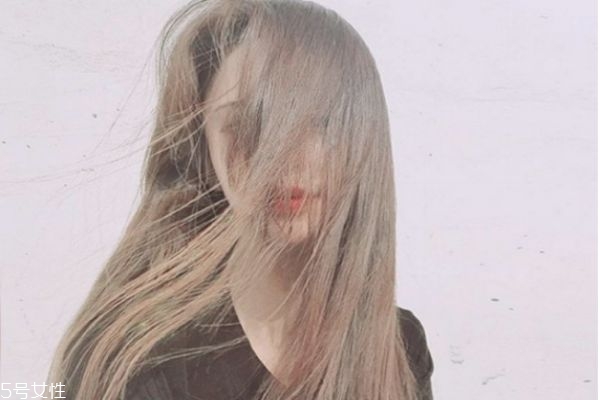 什么頭發(fā)顏色顯白 超顯白的頭發(fā)顏色 什么頭發(fā)顏色顯白 超顯白的頭發(fā)顏色