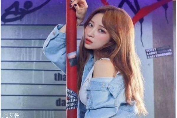 什么頭發(fā)顏色顯白 超顯白的頭發(fā)顏色 什么頭發(fā)顏色顯白 超顯白的頭發(fā)顏色