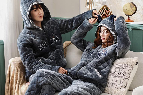 冬天穿厚睡衣睡覺(jué)會(huì)難受嗎 會(huì)影響睡眠 冬天穿厚睡衣睡覺(jué)會(huì)難受嗎 會(huì)影響睡眠