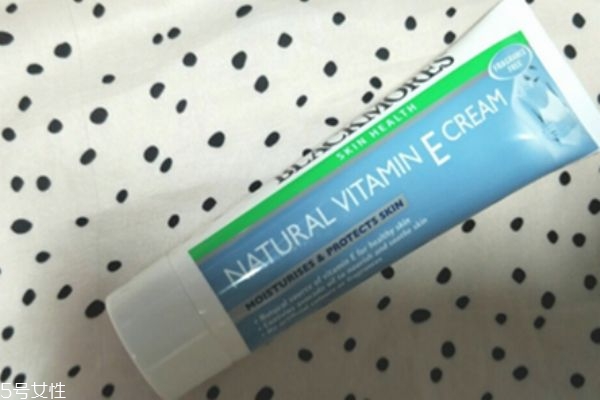 澳佳寶ve面霜膏體顏色 澳佳寶ve面霜油皮可以用嗎　　