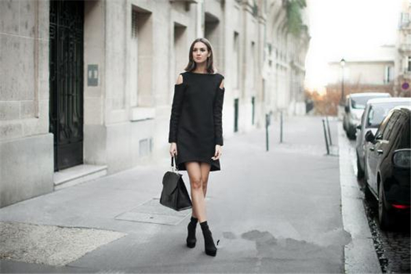 年底聚會(huì)穿什么好看 這些小心機(jī)要記住 年底聚會(huì)穿什么好看 這些小心機(jī)要記住