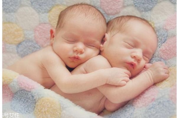 早產(chǎn)兒該怎樣護理注意什么 早產(chǎn)兒該怎樣護理注意什么