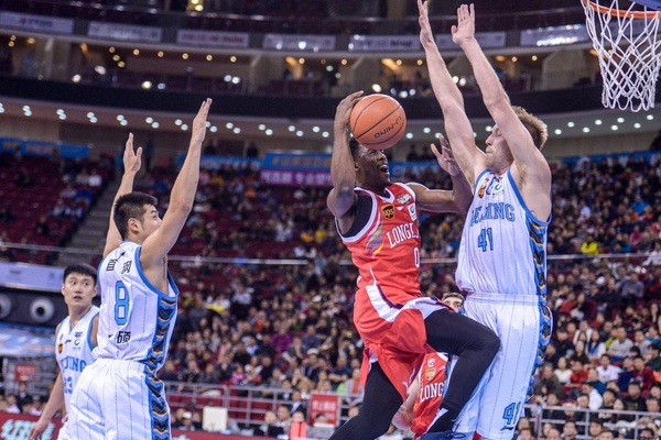 打籃球會(huì)加重痔瘡嗎 得痔瘡別打球 打籃球會(huì)加重痔瘡嗎 得痔瘡別打球