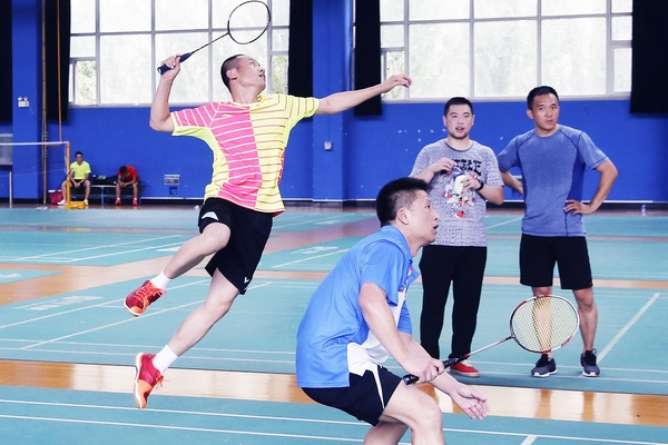 打羽毛球是有氧運(yùn)動嗎 算是有氧運(yùn)動