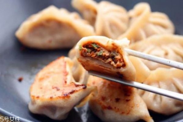 餃子怎么煎才脆 這樣煎出來又脆又香 餃子怎么煎才脆 這樣煎出來又脆又香