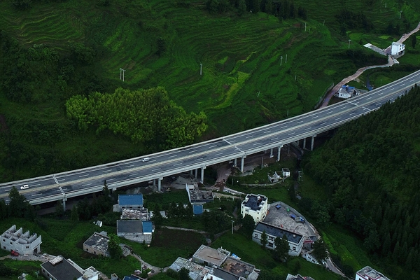 爬山喝什么水好 最好是涼白開(kāi) 爬山喝什么水好 最好是涼白開(kāi)