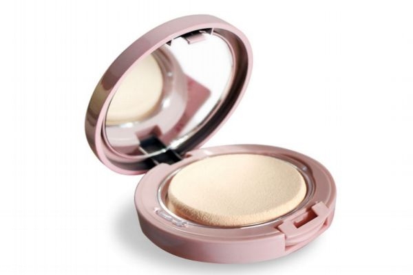 粉餅怎么擦 用刷子還是粉撲都可以 粉餅怎么擦 用刷子還是粉撲都可以