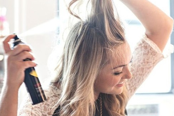 干洗發(fā)噴霧怎么用去油效果好 3招告別油膩發(fā)絲 干洗發(fā)噴霧怎么用去油效果好 3招告別油膩發(fā)絲