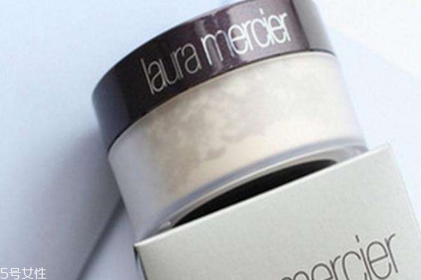 油皮用什么定妝比較好 粉類的定妝產品