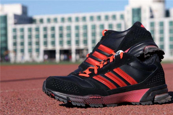 跑鞋和運(yùn)動(dòng)鞋的區(qū)別 千萬(wàn)不要買錯(cuò) 跑鞋和運(yùn)動(dòng)鞋的區(qū)別 千萬(wàn)不要買錯(cuò)