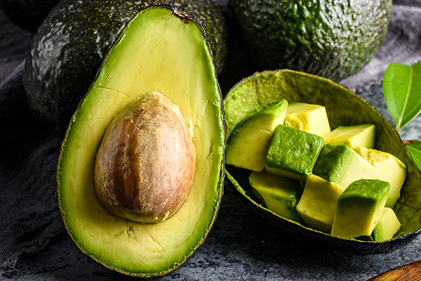 怎樣挑選牛油果好壞 買(mǎi)牛油果注意事項(xiàng)