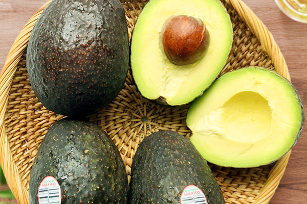 怎樣挑選牛油果好壞 買(mǎi)牛油果注意事項(xiàng)