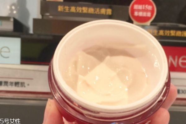 olay大紅瓶和空氣霜區(qū)別 按照膚質選擇