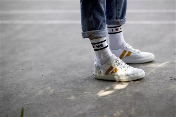 帆布鞋襪子怎么搭配 要注意顏色 帆布鞋襪子怎么搭配 要注意顏色