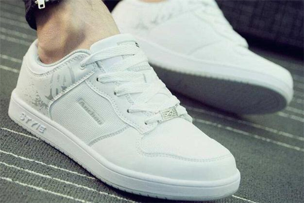 板鞋和運動鞋尺碼一樣嗎 要看品牌和型號