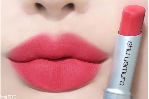 植村秀無色限啞光唇膏bg955試色 霧面滋潤又顯色 植村秀無色限啞光唇膏bg955試色 霧面滋潤又顯色