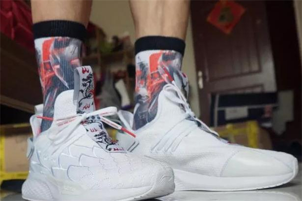 李寧溯錦繡腳感 穿著體驗(yàn)很不錯