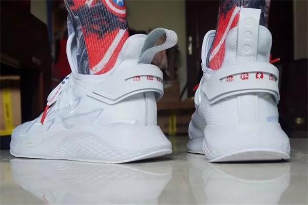 李寧溯錦繡腳感 穿著體驗(yàn)很不錯