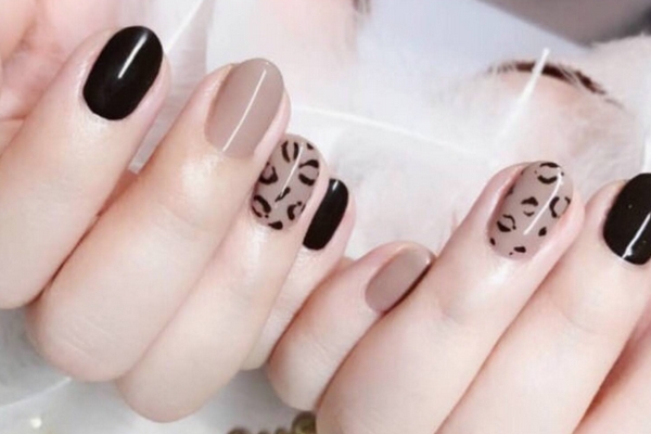 指甲油怎么涂不容易掉 照這個(gè)法子來(lái) 指甲油怎么涂不容易掉 照這個(gè)法子來(lái)