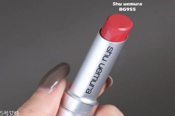 植村秀無色限啞光唇膏bg955試色 霧面滋潤又顯色 植村秀無色限啞光唇膏bg955試色 霧面滋潤又顯色