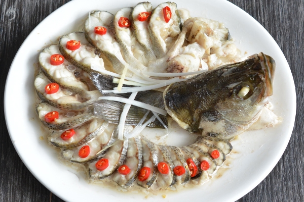 海鱸魚(yú)怎么去鱗 教你兩個(gè)方法