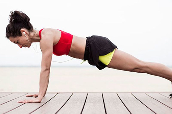 懶人簡(jiǎn)單瑜伽減肥方法 7個(gè)招式狠擊囤積脂肪 懶人簡(jiǎn)單瑜伽減肥方法 7個(gè)招式狠擊囤積脂肪