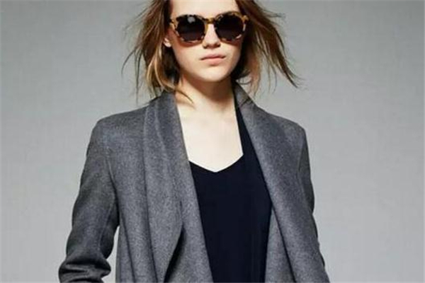 雙面呢大衣適合幾度穿 十度左右