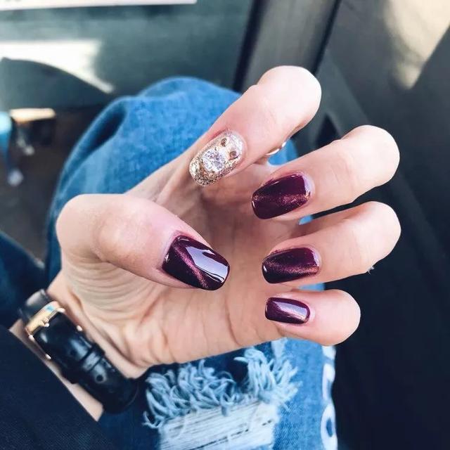 耐看美甲圖案 經(jīng)典顯白美甲圖片 耐看美甲圖案 經(jīng)典顯白美甲圖片