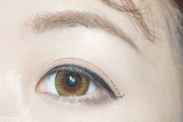 大眼娃娃妝怎么化 韓國(guó)大眼妝畫法