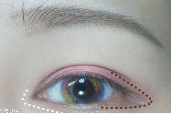 棕色眼影的眼妝怎么畫(huà) 淺棕色眼妝畫(huà)法
