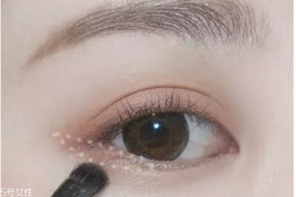 肉橘色眼妝怎么畫 橘色的眼妝 肉橘色眼妝怎么畫 橘色的眼妝