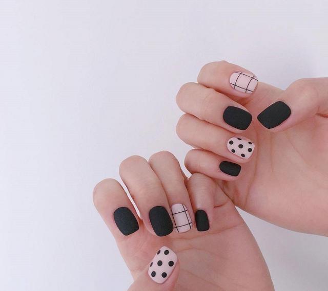 高級時(shí)髦職場美甲圖片 搶眼上班族美甲