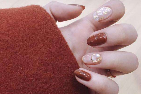 焦糖色美甲搭配圖片 顯白焦糖拯救手丑黨 焦糖色美甲搭配圖片 顯白焦糖拯救手丑黨