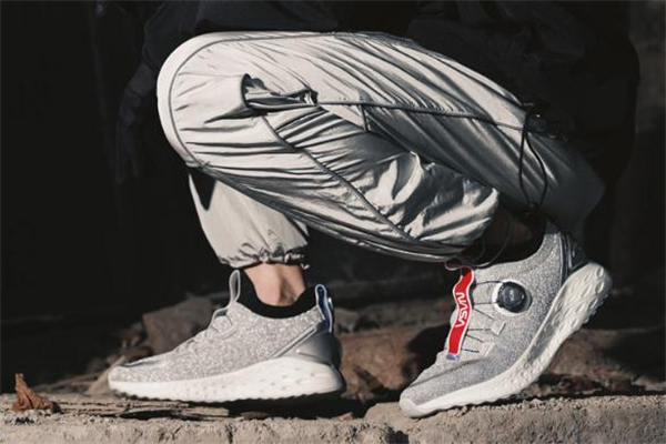 安踏nasa蟲洞聯(lián)名多少錢 性價(jià)比非常高 安踏nasa蟲洞聯(lián)名多少錢 性價(jià)比非常高