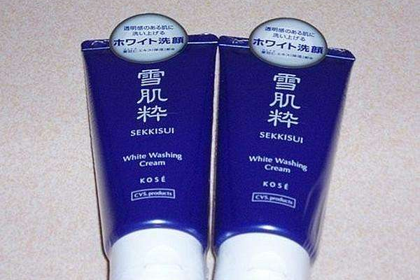 雪肌精和雪肌粹什么關(guān)系 雪肌粹是kose與711共同開發(fā)的 雪肌精和雪肌粹什么關(guān)系 雪肌粹是kose與711共同開發(fā)的