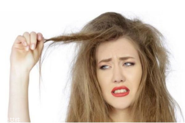 頭發(fā)天生細軟會禿頭嗎 頭發(fā)稀少細軟原因 頭發(fā)天生細軟會禿頭嗎 頭發(fā)稀少細軟原因