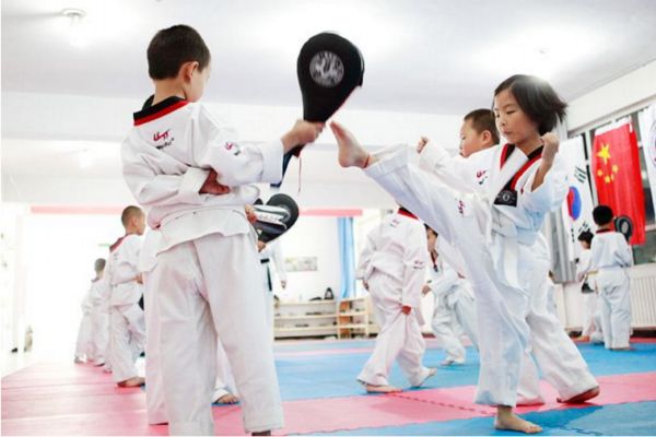 小孩子學(xué)跆拳道好不好？小孩學(xué)跆拳道的好處？