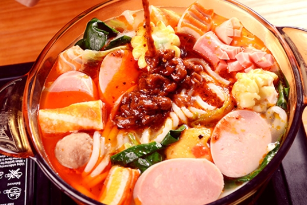 麻辣燙用什么底料 這個很關(guān)鍵 麻辣燙用什么底料 這個很關(guān)鍵