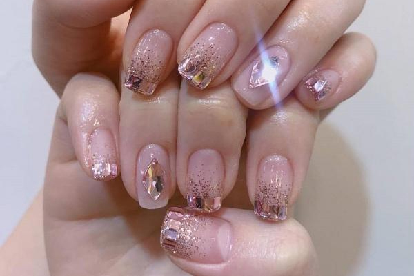 精致漂亮新年美甲圖片 好運時髦新年美甲 精致漂亮新年美甲圖片 好運時髦新年美甲