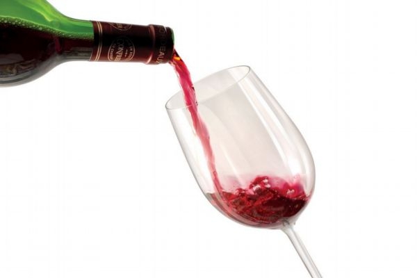 女性喝紅酒美容，一天喝多少比較好