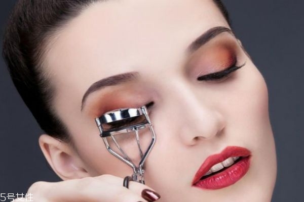 睫毛怎么刷最翹 夾翹睫毛很重要 睫毛怎么刷最翹 夾翹睫毛很重要