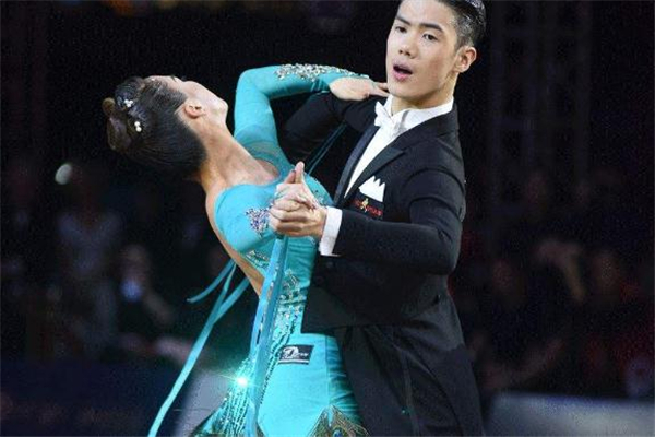 拉丁舞和肚皮舞哪個好學(xué) 后者更容易