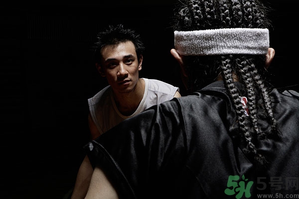 打籃球腿抽筋怎么辦？打籃球小腿抽筋怎么辦？