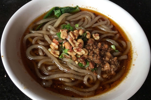 酸辣粉是哪里的特產(chǎn) 四川特產(chǎn) 酸辣粉是哪里的特產(chǎn) 四川特產(chǎn)