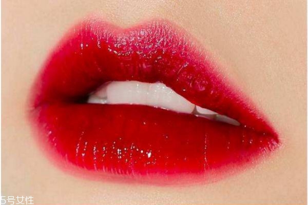m型唇妝怎么畫(huà) 最流行m型唇妝畫(huà)法