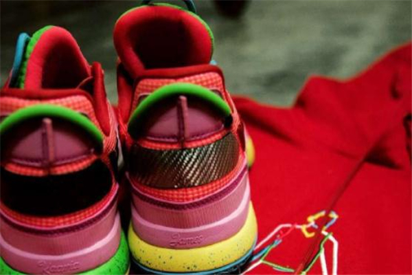 李寧韋德之道wow7小豬佩奇多少錢 價格有點(diǎn)高