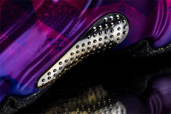 耐克風(fēng)一中國(guó)年開(kāi)箱測(cè)評(píng) 視覺(jué)效果相當(dāng)不錯(cuò)