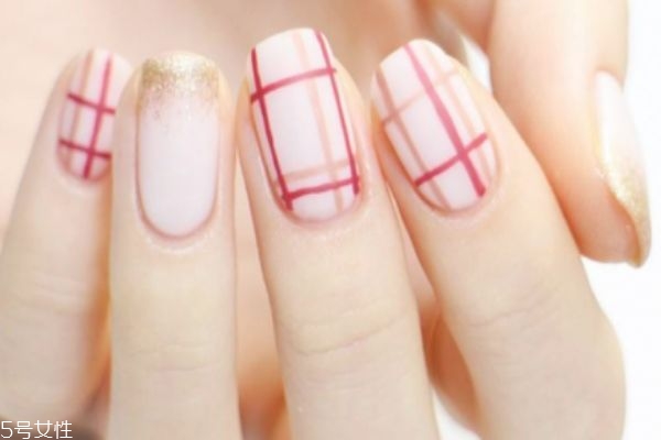 日系田園風美甲怎么做 絲絨美甲做法教程