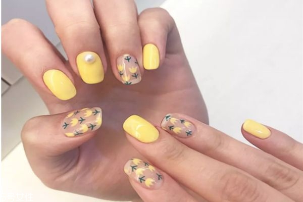 手繪美甲有哪些 紫色撞色美甲做法 手繪美甲有哪些 紫色撞色美甲做法